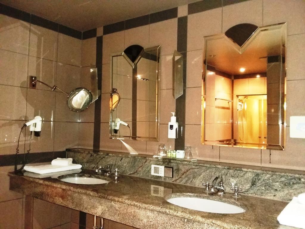 Asam Hotel Muenchen Bilik gambar