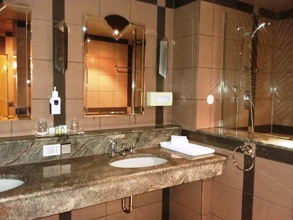 Asam Hotel Muenchen Bilik gambar