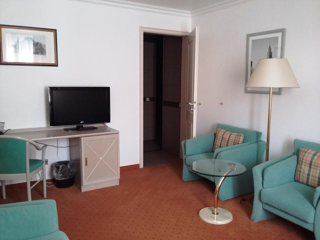 Asam Hotel Muenchen Bilik gambar