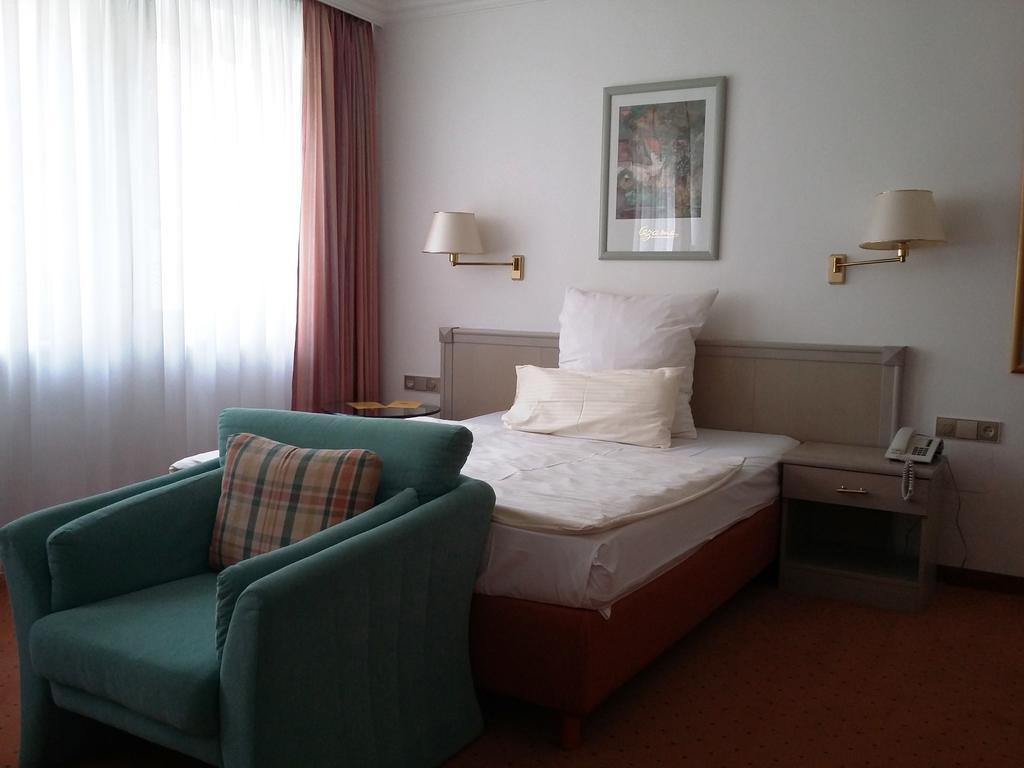 Asam Hotel Muenchen Bilik gambar