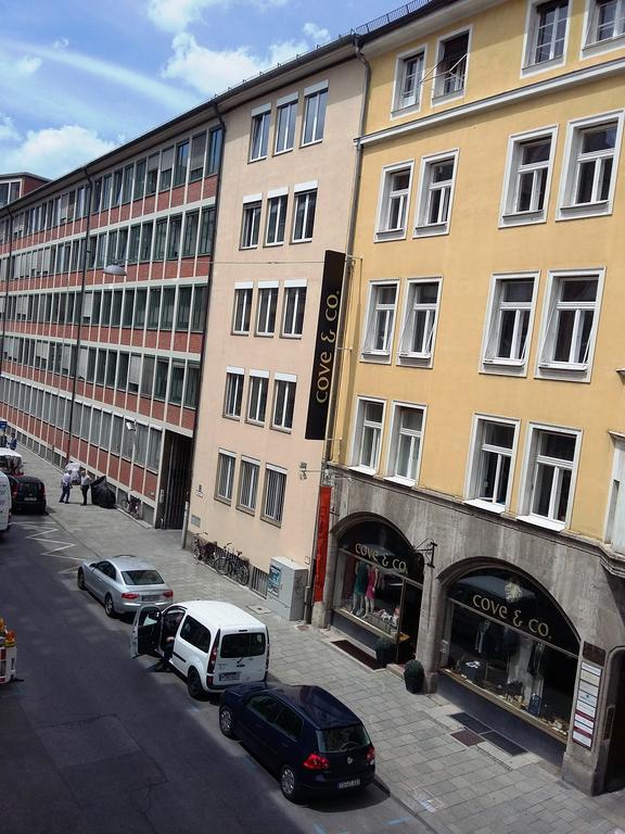 Asam Hotel Muenchen Bilik gambar