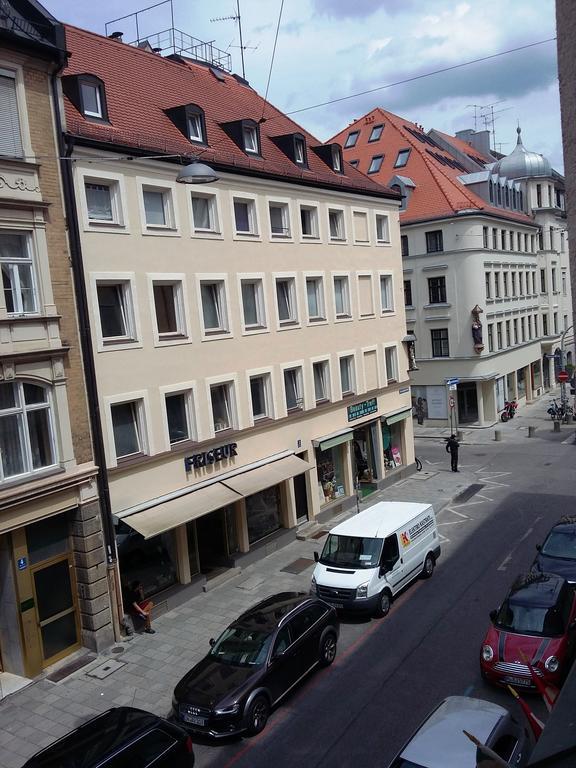 Asam Hotel Muenchen Bilik gambar