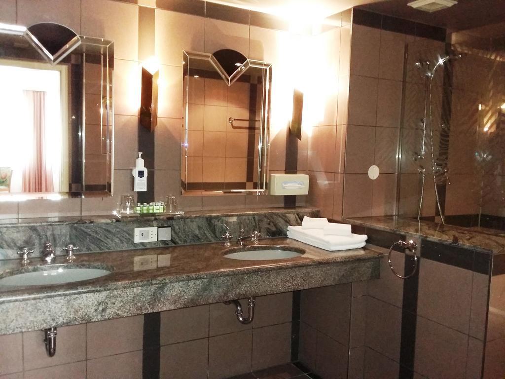 Asam Hotel Muenchen Bilik gambar