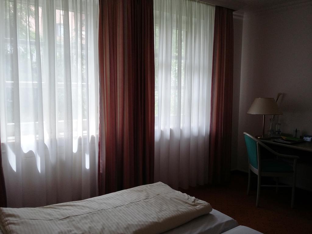 Asam Hotel Muenchen Bilik gambar