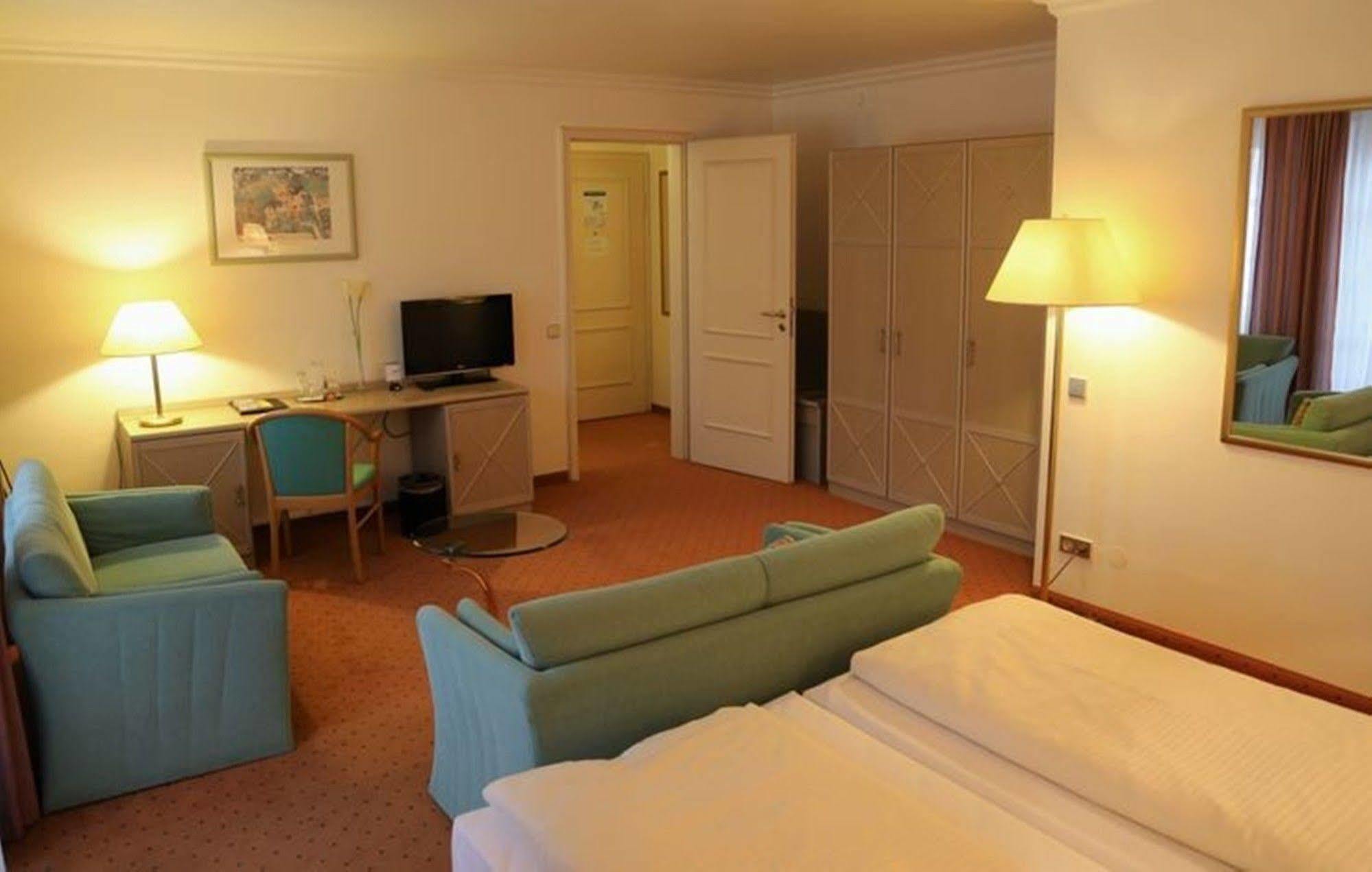 Asam Hotel Muenchen Luaran gambar